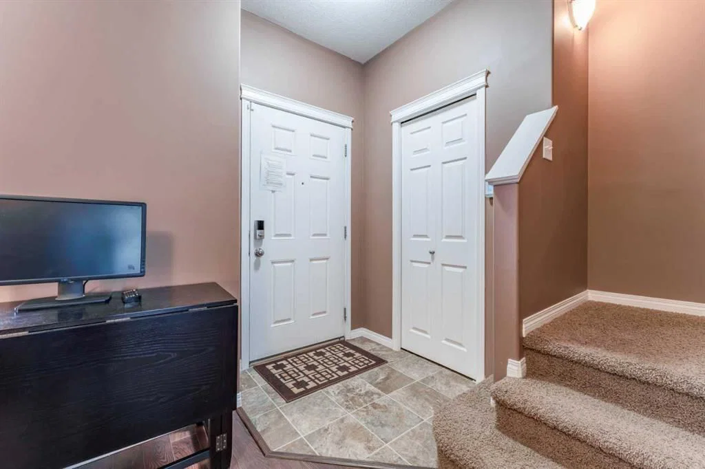 4604, 111 Tarawood Lane NE, Calgary — photo 3 of 30