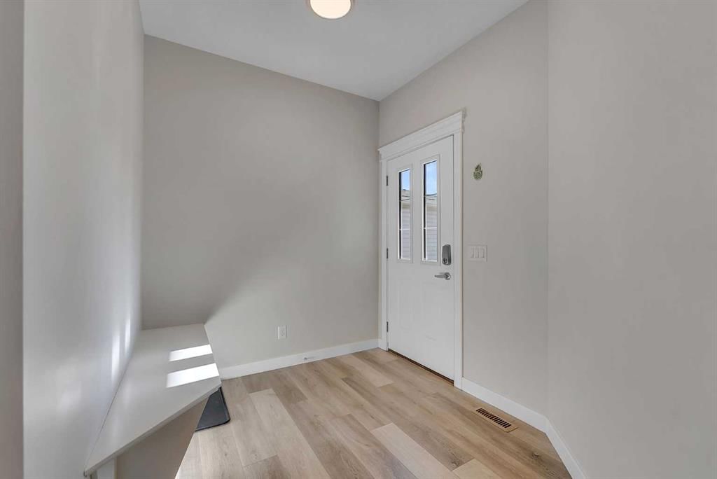 144 Hotchkiss Way SE, Calgary — photo 3 of 46