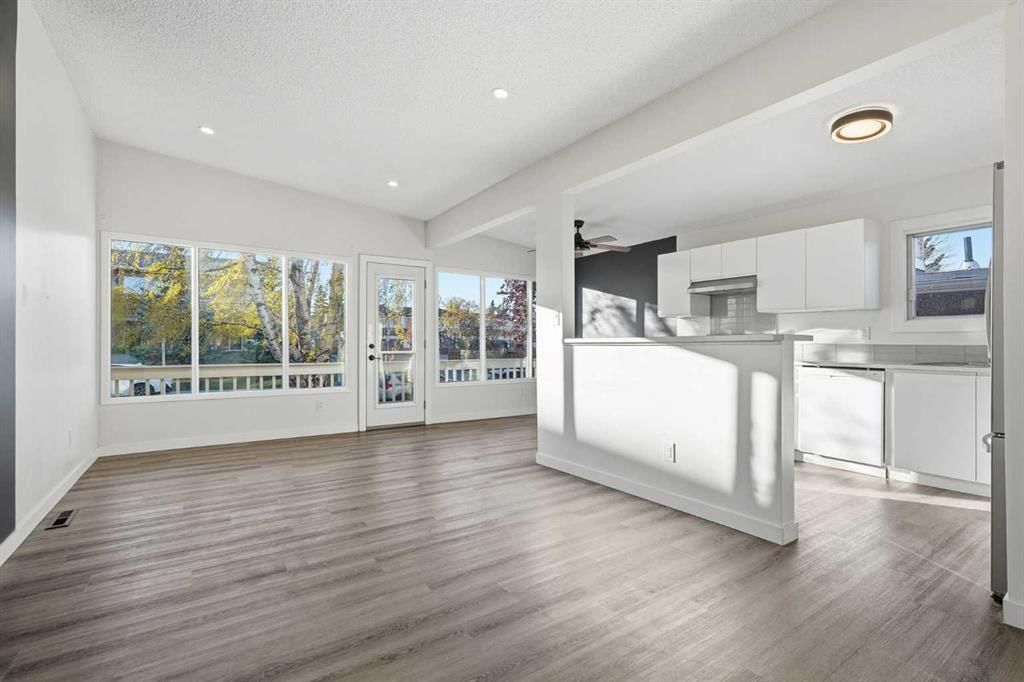 2224 34 Street SW, Calgary — photo 2 of 32