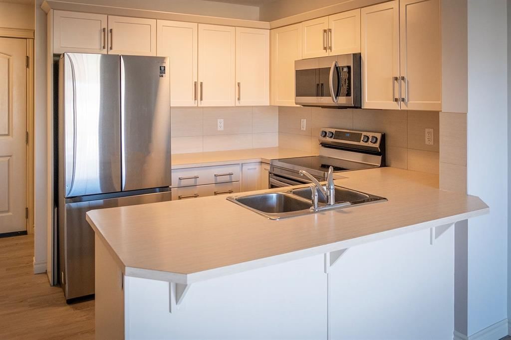 204, 304 Cranberry Park SE, Calgary — photo 3 of 14