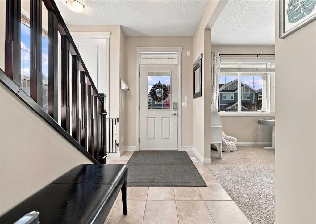485 River Heights Crescent, Cochrane — photo 4 of 41