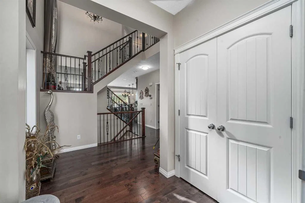 66 Nolancliff Crescent NW, Calgary — photo 4 of 45