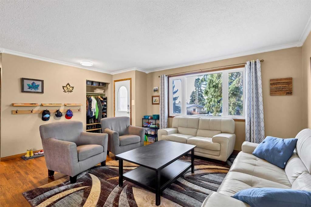 4708 Nordegg Crescent NW, Calgary — photo 3 of 31