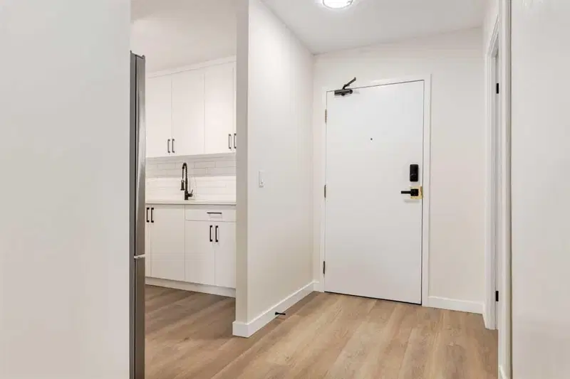408, 4944 Dalton Drive NW, Calgary — photo 2 of 33