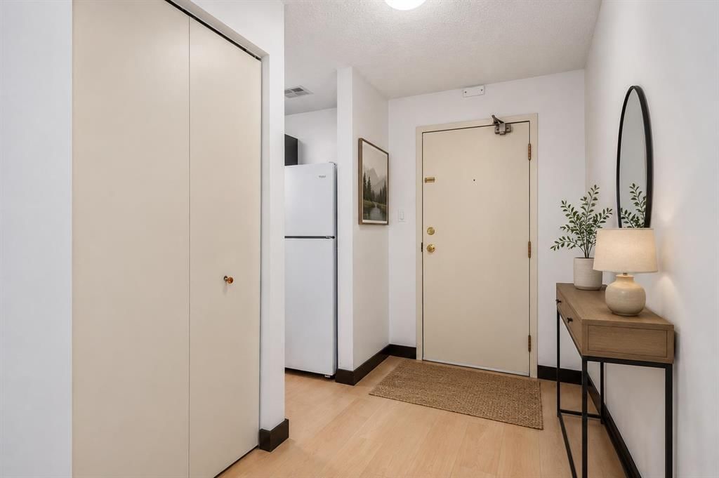 305, 550 Westwood Drive SW, Calgary — photo 3 of 26