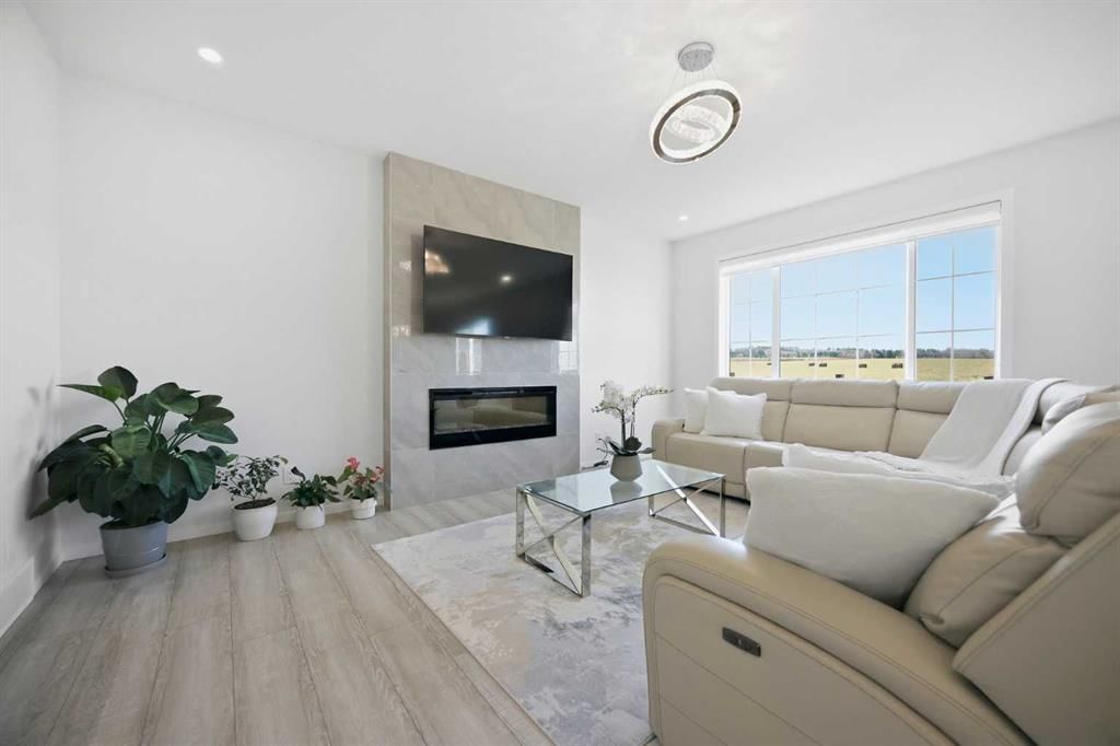 134 Yorkstone Way SW, Calgary — photo 4 of 48