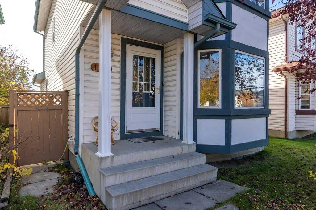 127 Erin Meadow Crescent SE, Calgary — photo 2 of 38