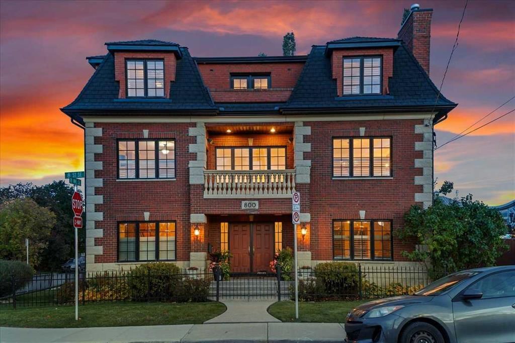 800 8 Street SE, Calgary — detached for sale