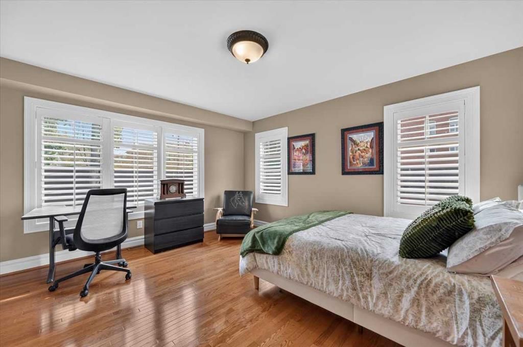 800 8 Street SE, Calgary — photo 4 of 48