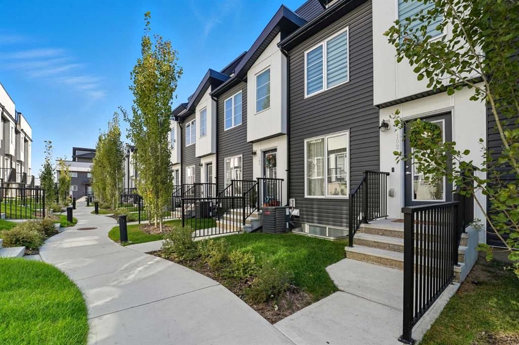 102, 474 Seton Circle SE, Calgary — photo 2 of 33