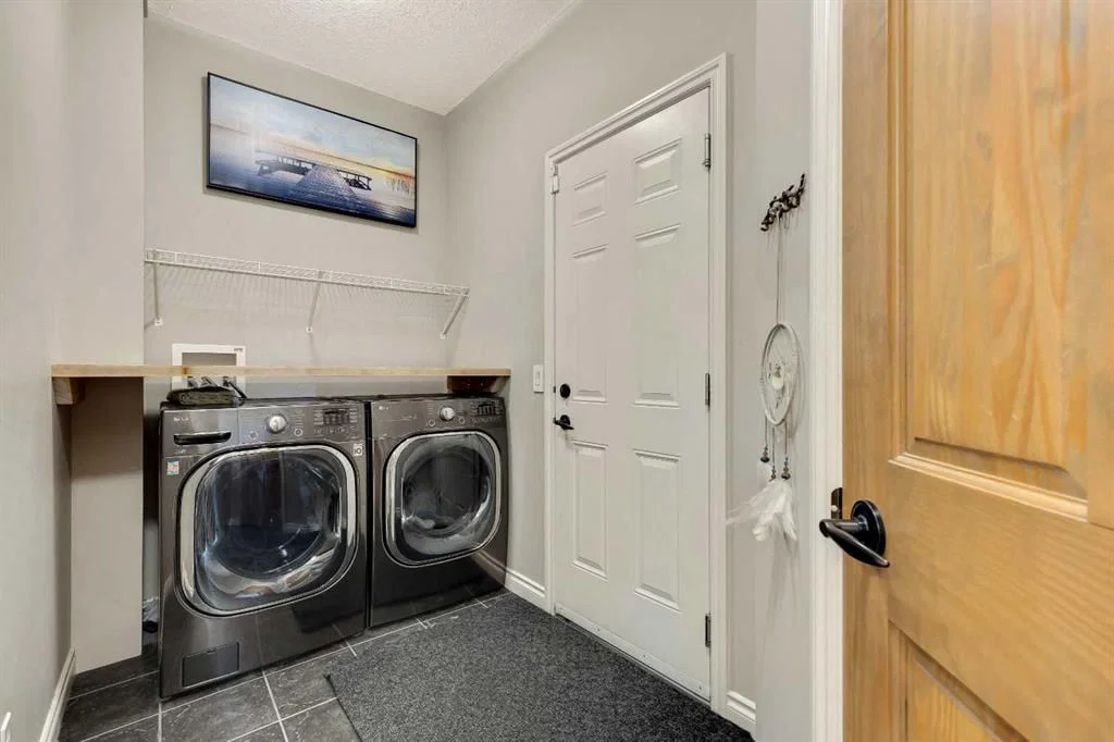 237 Chapala Drive SE, Calgary — photo 4 of 49