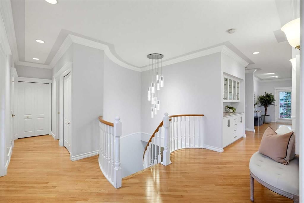 11 Prominence Point SW, Calgary — photo 3 of 38