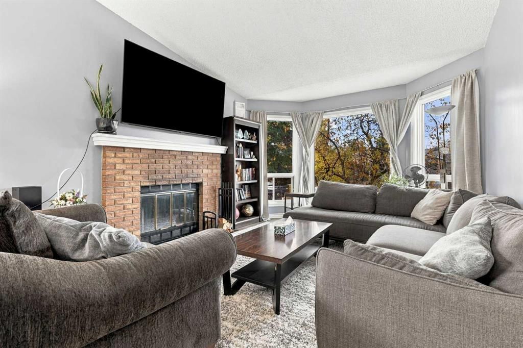 16 Mckenna Place SE, Calgary — photo 3 of 49