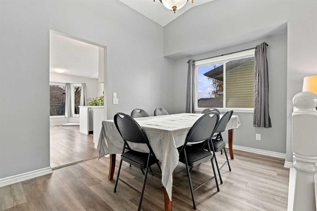 16 Mckenna Place SE, Calgary — photo 5 of 49