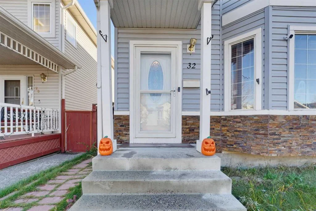 32 Los Alamos Crescent NE, Calgary — photo 3 of 31