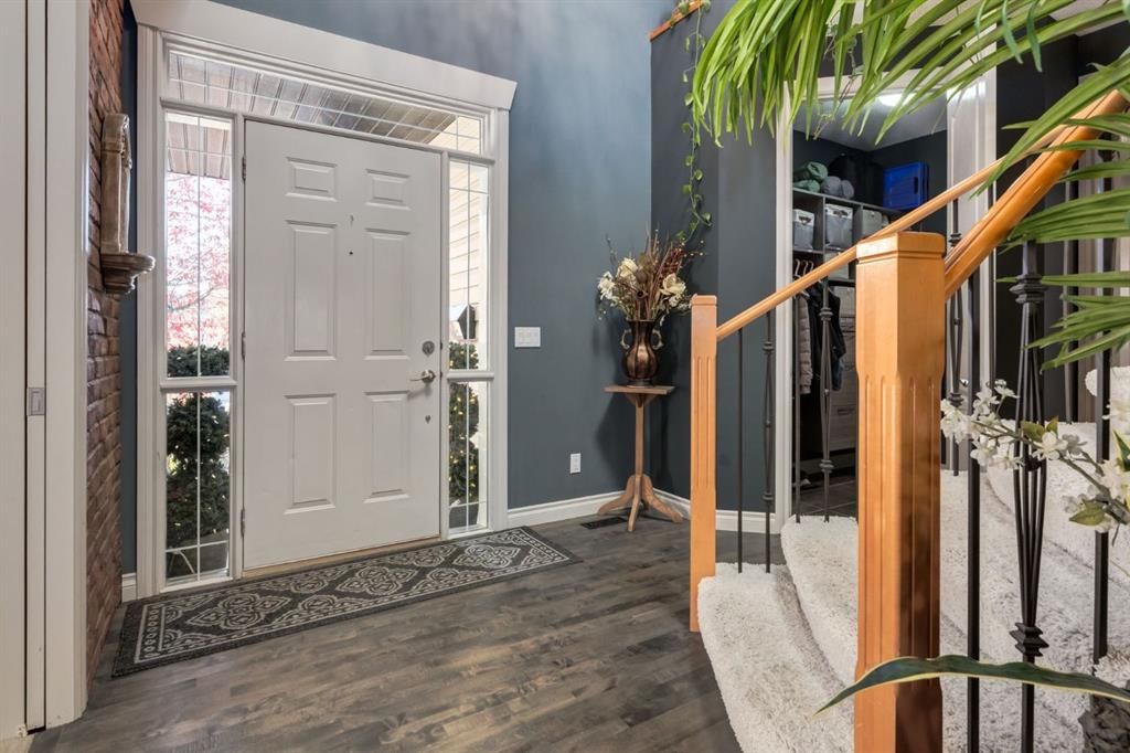 48 Valley Crest Gardens NW, Calgary — photo 3 of 50