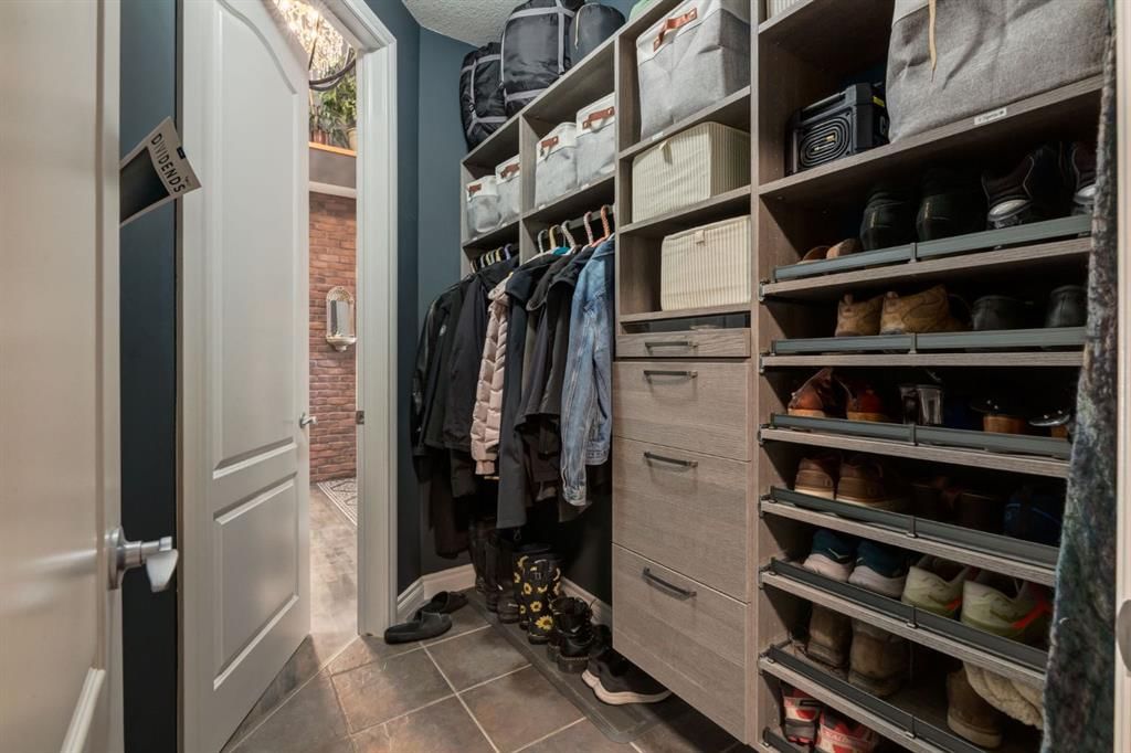 48 Valley Crest Gardens NW, Calgary — photo 5 of 50