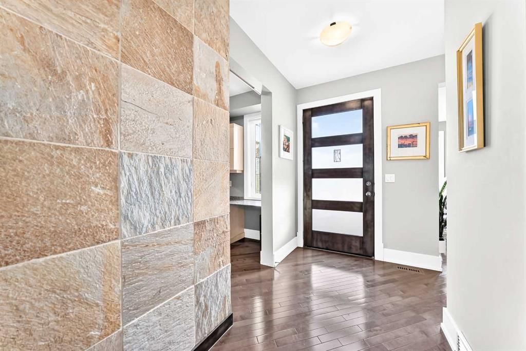 2233 26 Street SW, Calgary — photo 3 of 50