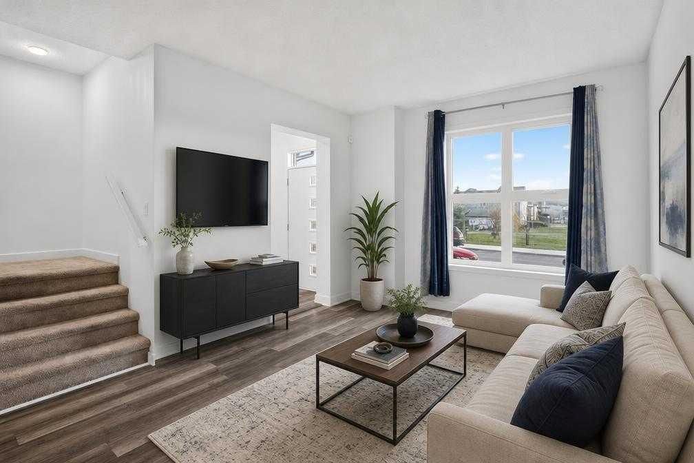 83 Savanna Park NE, Calgary — photo 3 of 35