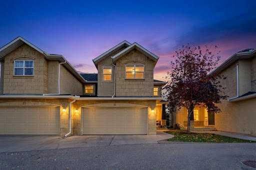 35, 39 Strathlea Common SW, Calgary — photo 2 of 45