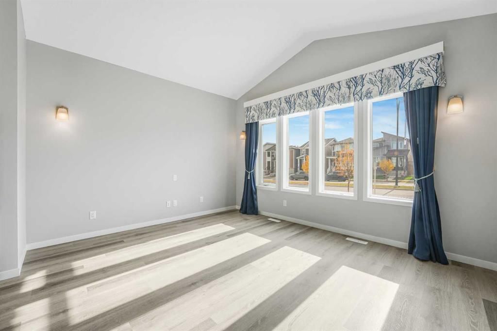 156 Belmont Boulevard SW, Calgary — photo 5 of 50