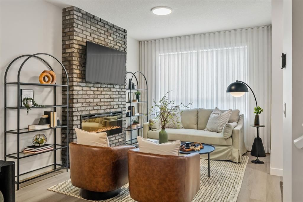 21522 Sheriff King Street SW, Calgary — photo 3 of 47
