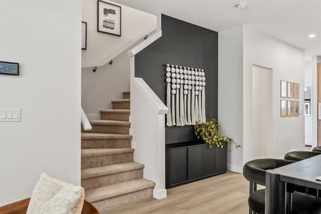 21522 Sheriff King Street SW, Calgary — photo 5 of 47