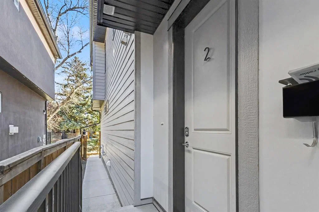 2, 1929 36 Street SW, Calgary — photo 4 of 40