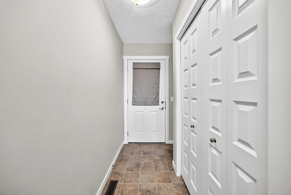 711 Auburn Bay Circle SE, Calgary — photo 5 of 50