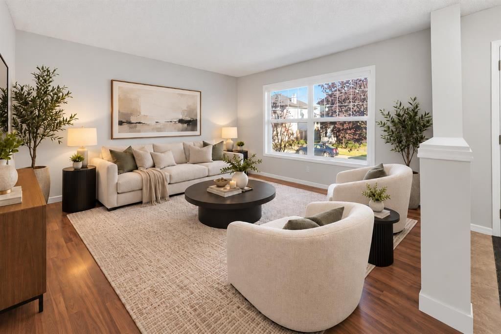 33 Saddlebrook Common NE, Calgary — photo 3 of 36