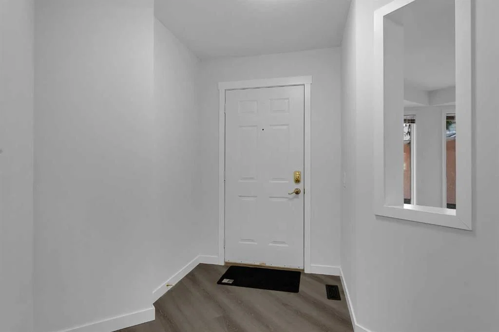 225 Riverwood Close SE, Calgary — photo 2 of 50