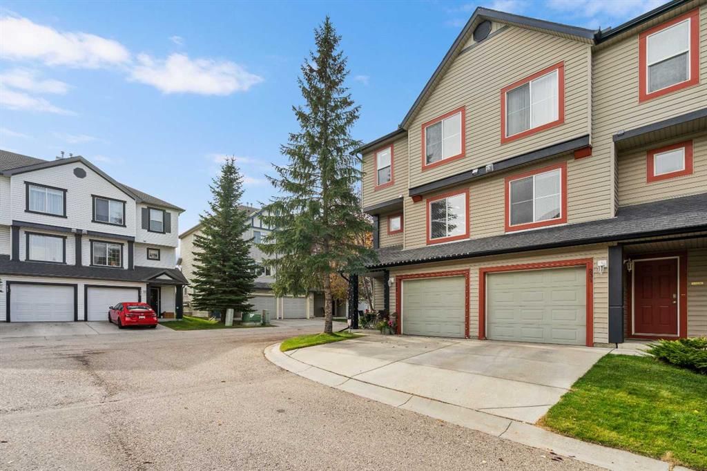 231 Copperfield Lane SE, Calgary — photo 3 of 37