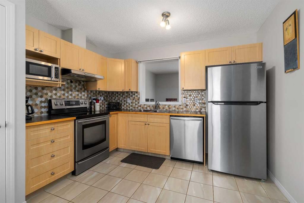 231 Copperfield Lane SE, Calgary — photo 4 of 37