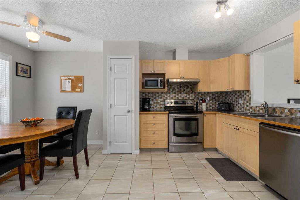 231 Copperfield Lane SE, Calgary — photo 5 of 37