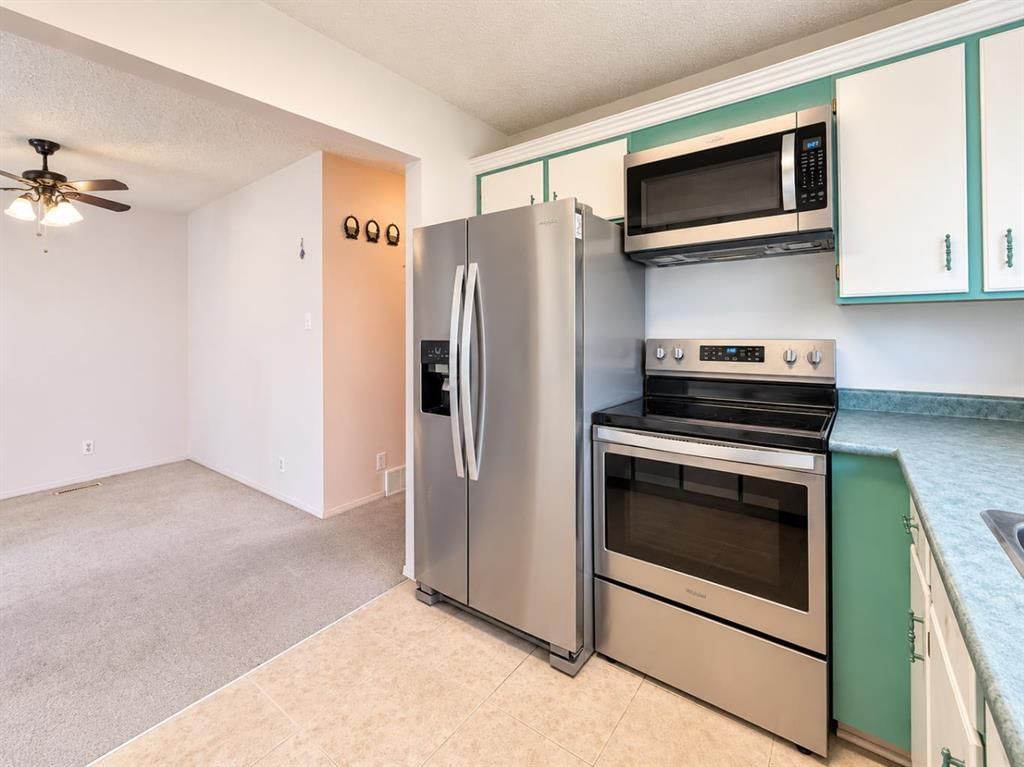 606 34 Avenue NE, Calgary — photo 5 of 25