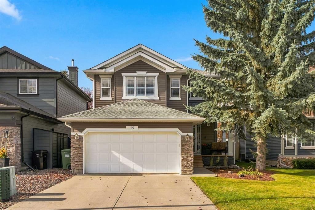 19 Chapman Way SE, Calgary — main listing photo