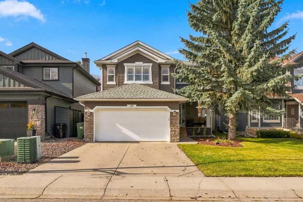 19 Chapman Way SE, Calgary — photo 2 of 50