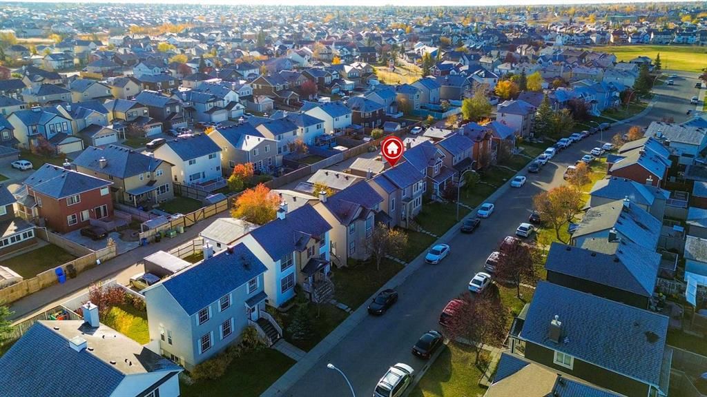 7848 Martha's Haven Park NE, Calgary — photo 2 of 41