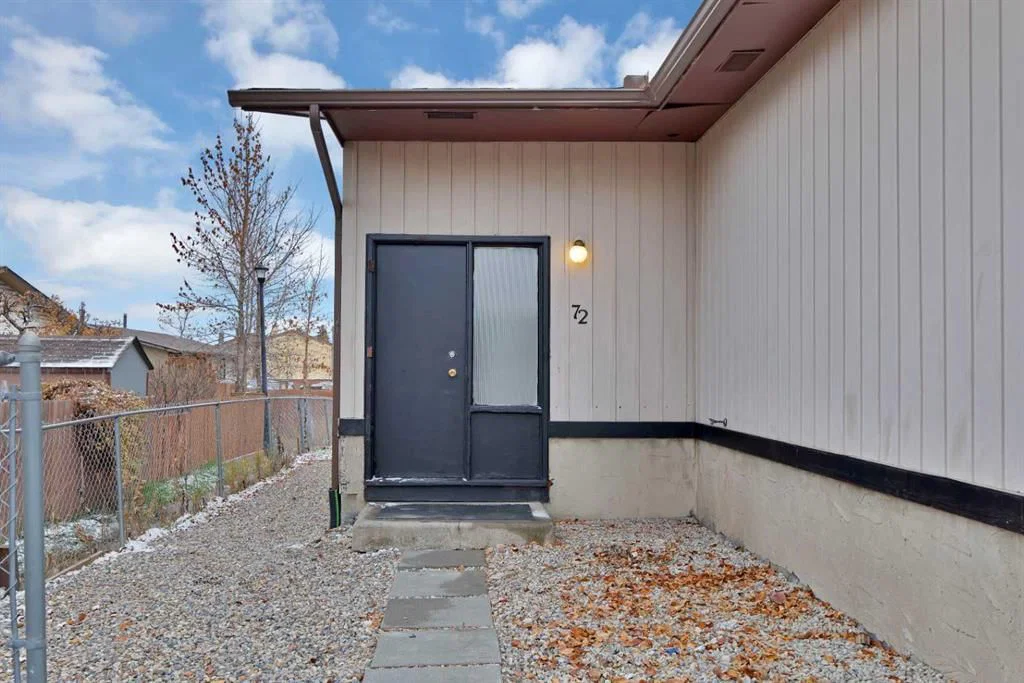 72 Fonda Crescent NE, Calgary — photo 4 of 34