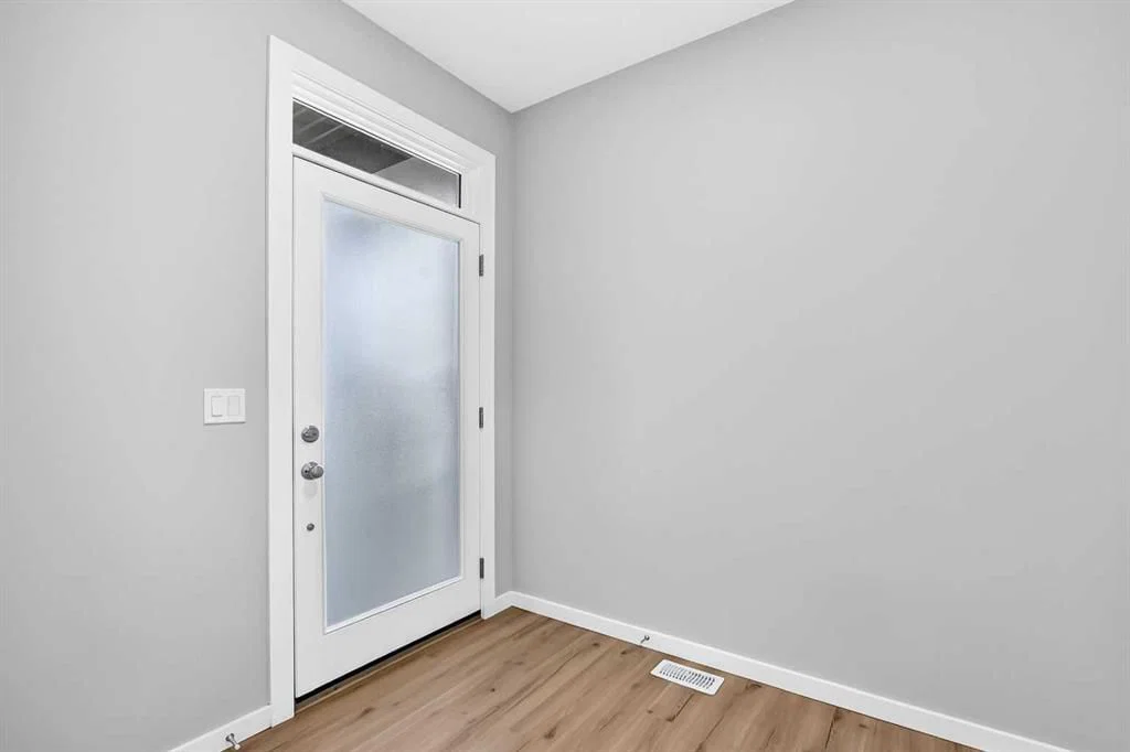 122 belmont Crescent SW, Calgary — photo 5 of 44