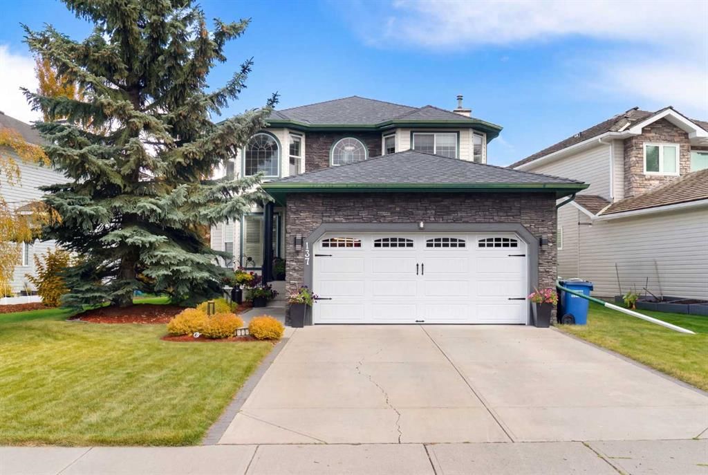 137 Gleneagles View, Cochrane — photo 2 of 48
