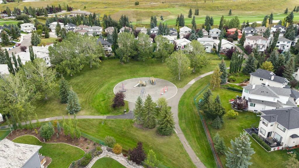 137 Gleneagles View, Cochrane — photo 4 of 48