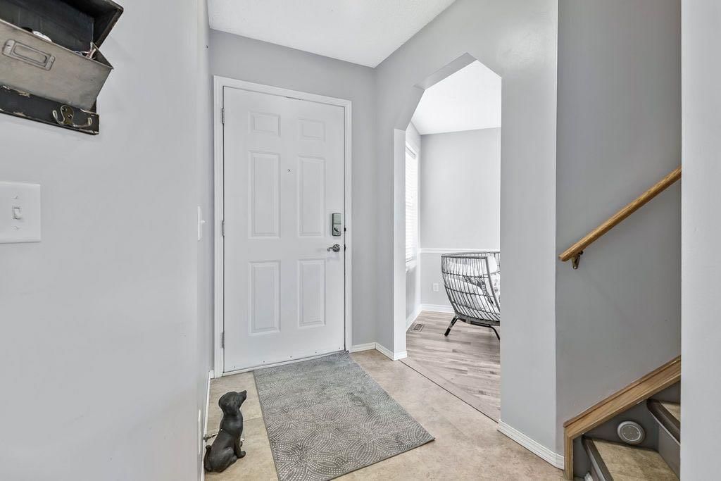 24 Cimarron Meadows Road, Okotoks — photo 4 of 46