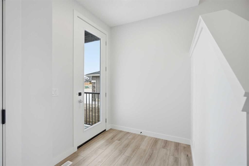 345 Dawson Wharf Road, Chestermere — photo 3 of 33