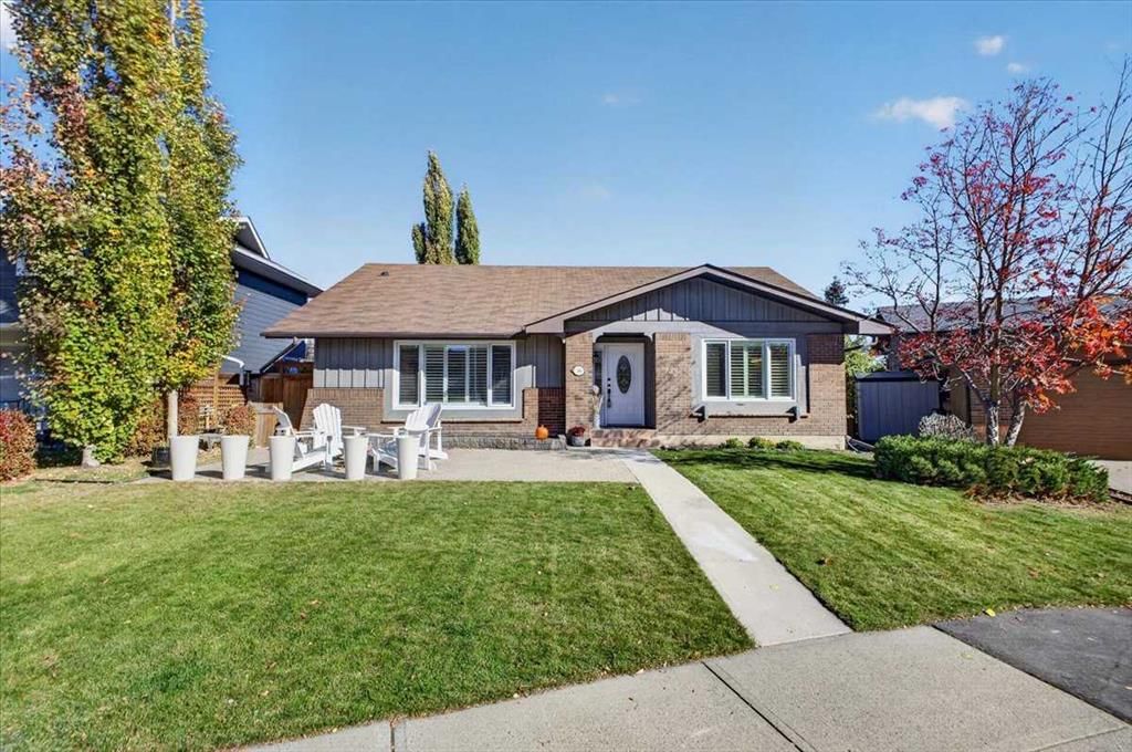 36 Lake Lucerne Close SE, Calgary — detached for sale
