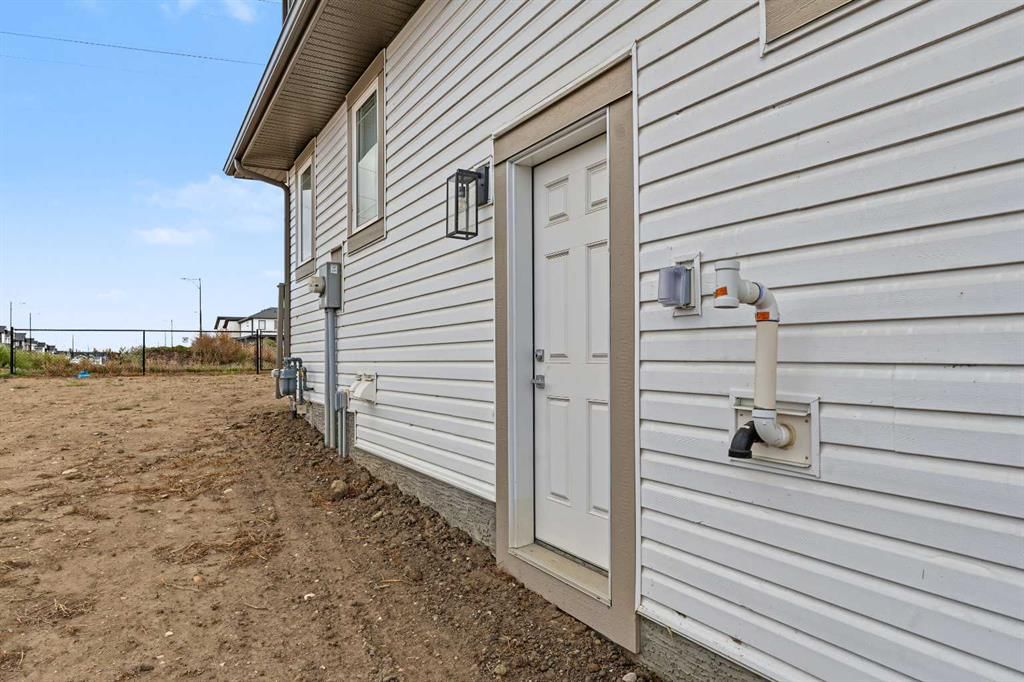 303 Dawson Dock Way, Chestermere — photo 4 of 36
