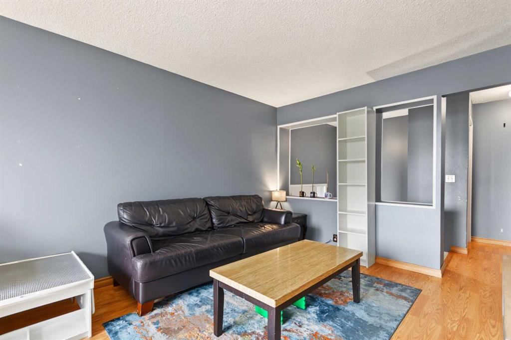 529 42 Street SE, Calgary — photo 5 of 31
