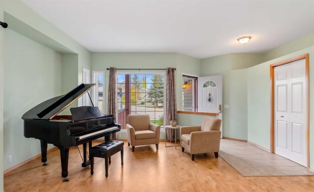 196 River Rock Crescent SE, Calgary — photo 5 of 49