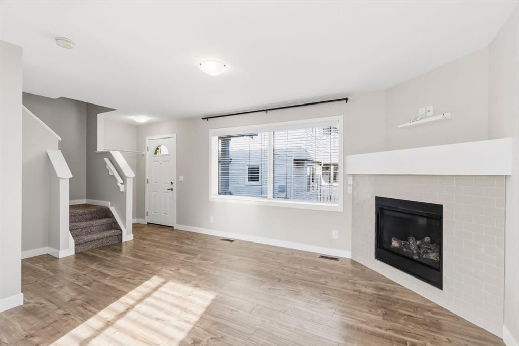 311 Killarney Glen Court SW, Calgary — photo 2 of 25