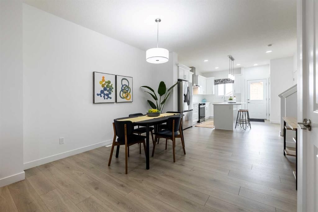 24 Tillotson Loop, Okotoks — photo 3 of 16